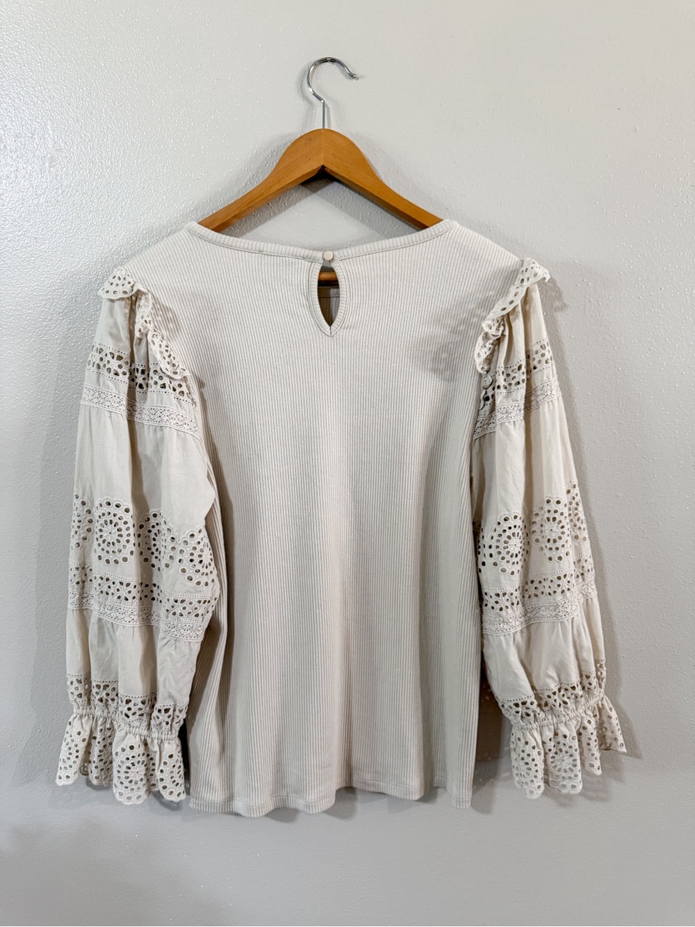 J. Crew | Ruffle-trim Eyelet Long Balloon Sleeve Top in Vintage Rib - XL - Picture 2 of 10